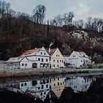 Vltavska Pohadka Hotel 3*